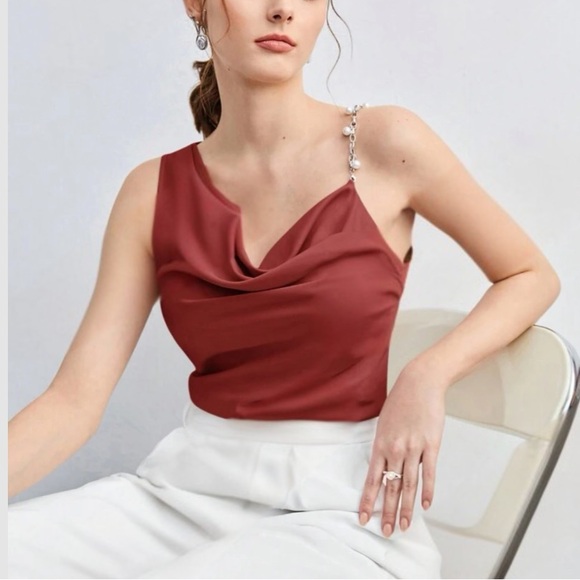 Luxe chain detail asymmetrical neck cami top - Picture 5 of 14